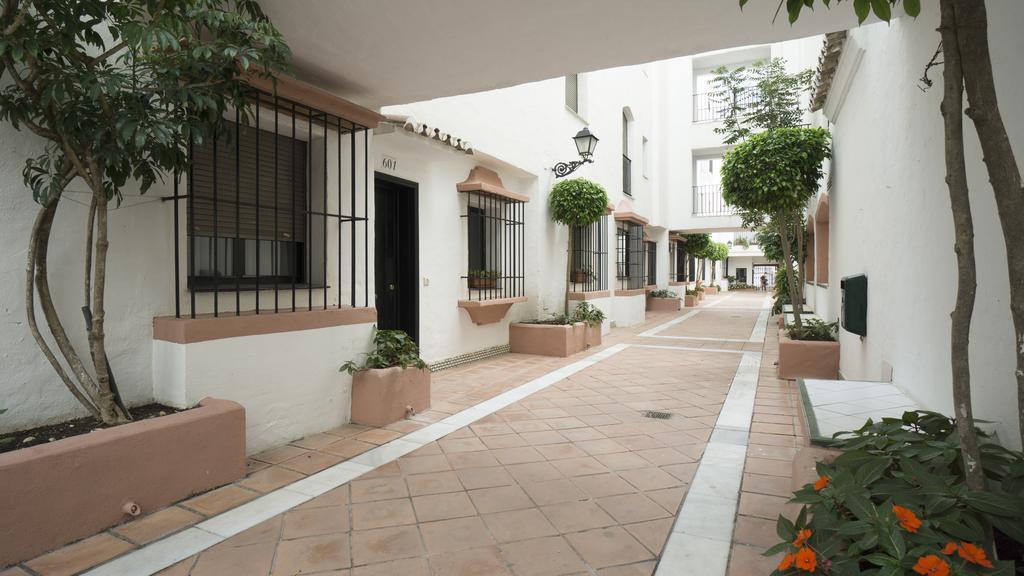 Apartamento Club Jardines Del Puerto Marbella Exterior foto