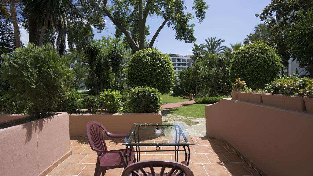 Apartamento Club Jardines Del Puerto Marbella Exterior foto