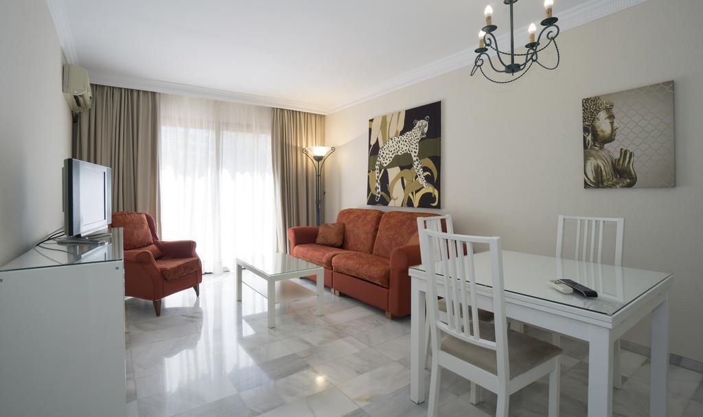 Apartamento Club Jardines Del Puerto Marbella Exterior foto