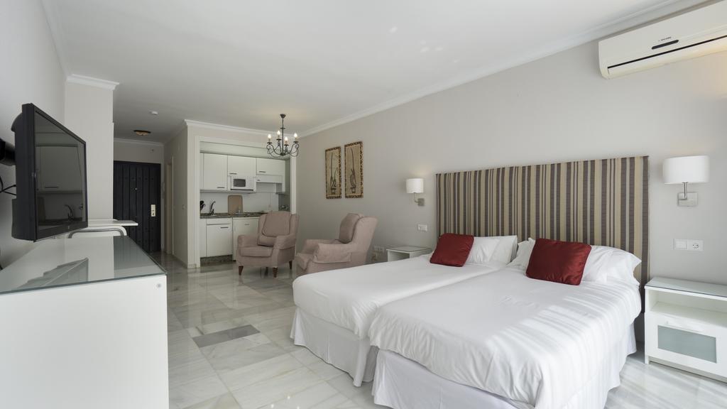 Apartamento Club Jardines Del Puerto Marbella Exterior foto