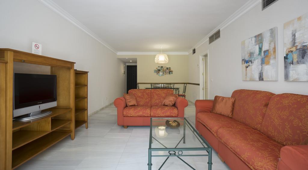 Apartamento Club Jardines Del Puerto Marbella Exterior foto